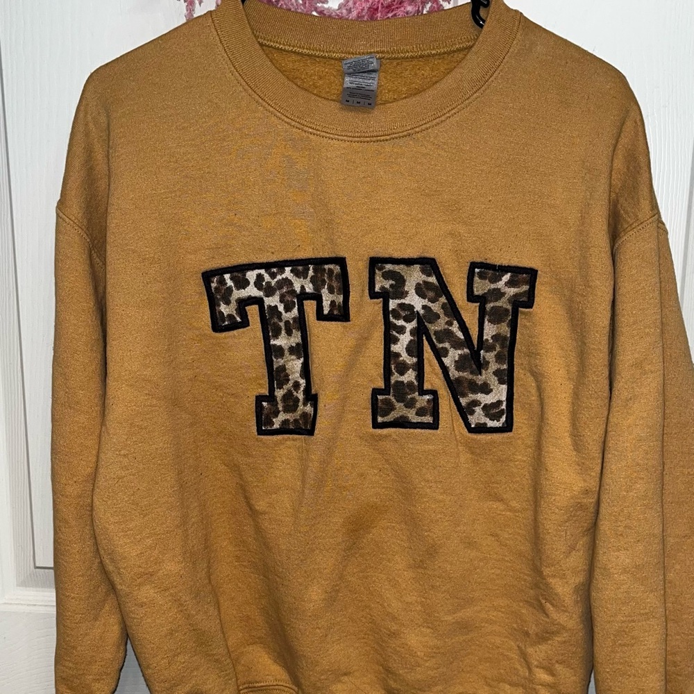 Pink Lily TN sweatshirt